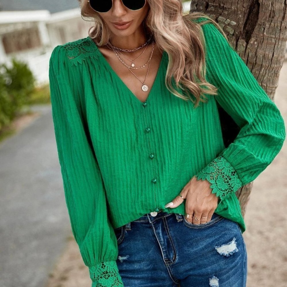 Green Preppy Womens Lace Ietailed Blouse - Picture 4 of 5